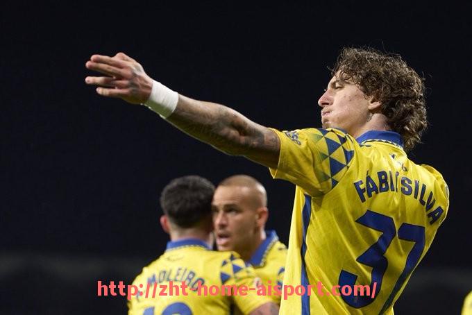 爱体育-法甲进攻战术深入分析及成功因素探讨